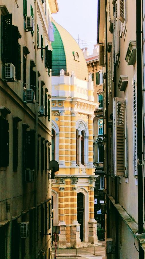Center Rooms With Terrace Риека Экстерьер фото