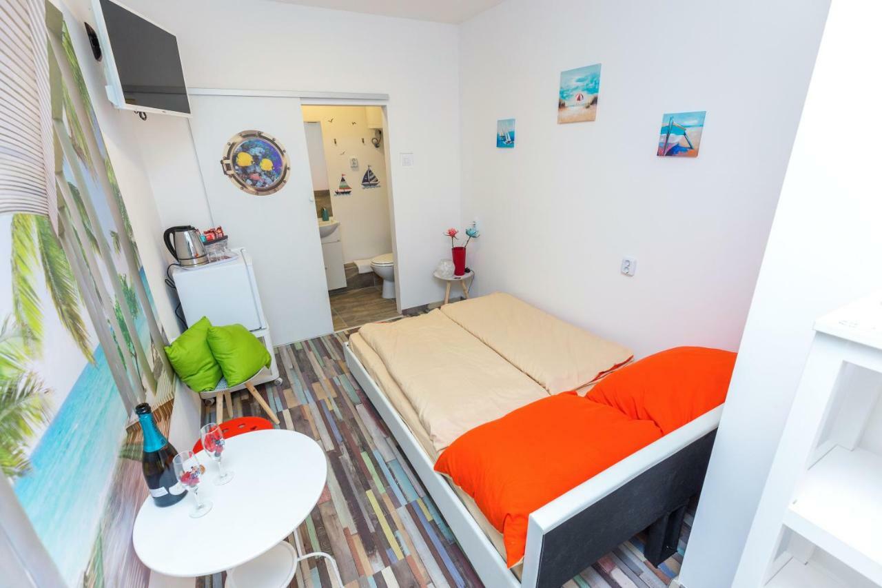 Center Rooms With Terrace Риека Экстерьер фото