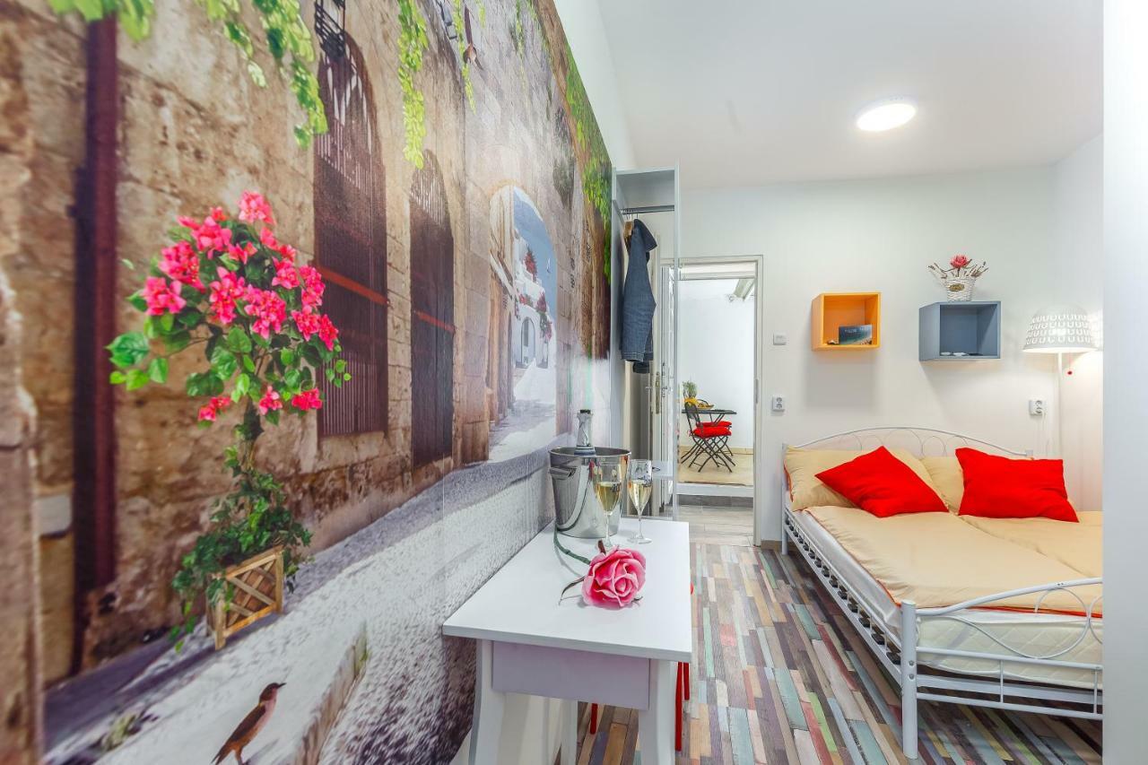 Center Rooms With Terrace Риека Экстерьер фото